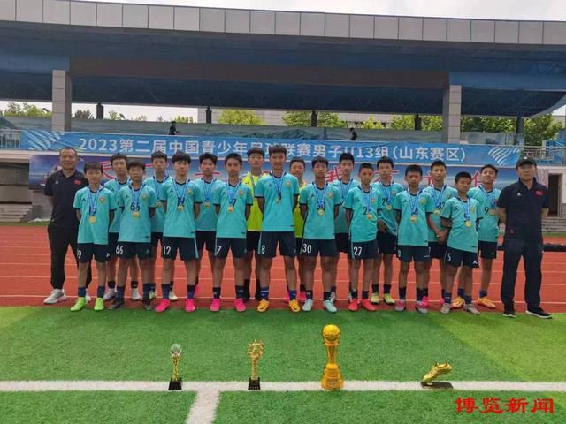 洪五急忙对叶辰说道：叶大师您别介意，这几个新来的家伙不懂规矩，您容我好好调教他们几天，要不了几天，他们就会变得老老实实、服服帖帖的了。